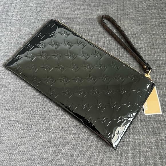 NWT MICHAEL KORS CHARM LARGE ZIP CLUTCH WRISTLET - Picture 4 of 8